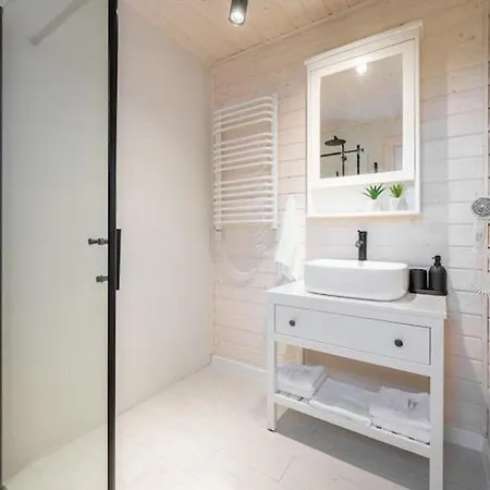 بيت للعطل With Garden, Air Conditioning, Pool Kopań