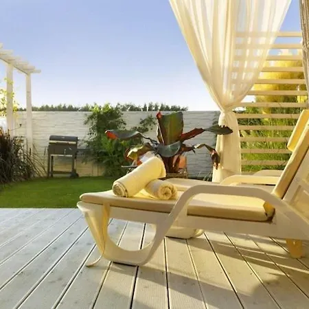 펜션 With Garden, Air Conditioning, Pool *