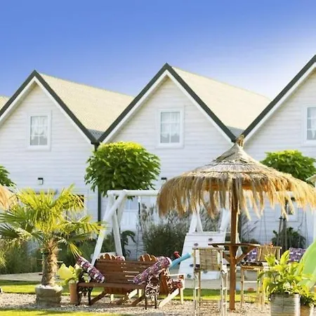 With Garden, Air Conditioning, Pool