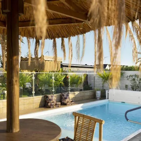 With Garden, Air Conditioning, Pool Дом отдыха Kopan