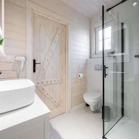 With Garden, Air Conditioning, Pool *