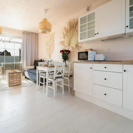 Дом отдыха With Garden, Air Conditioning, Pool
